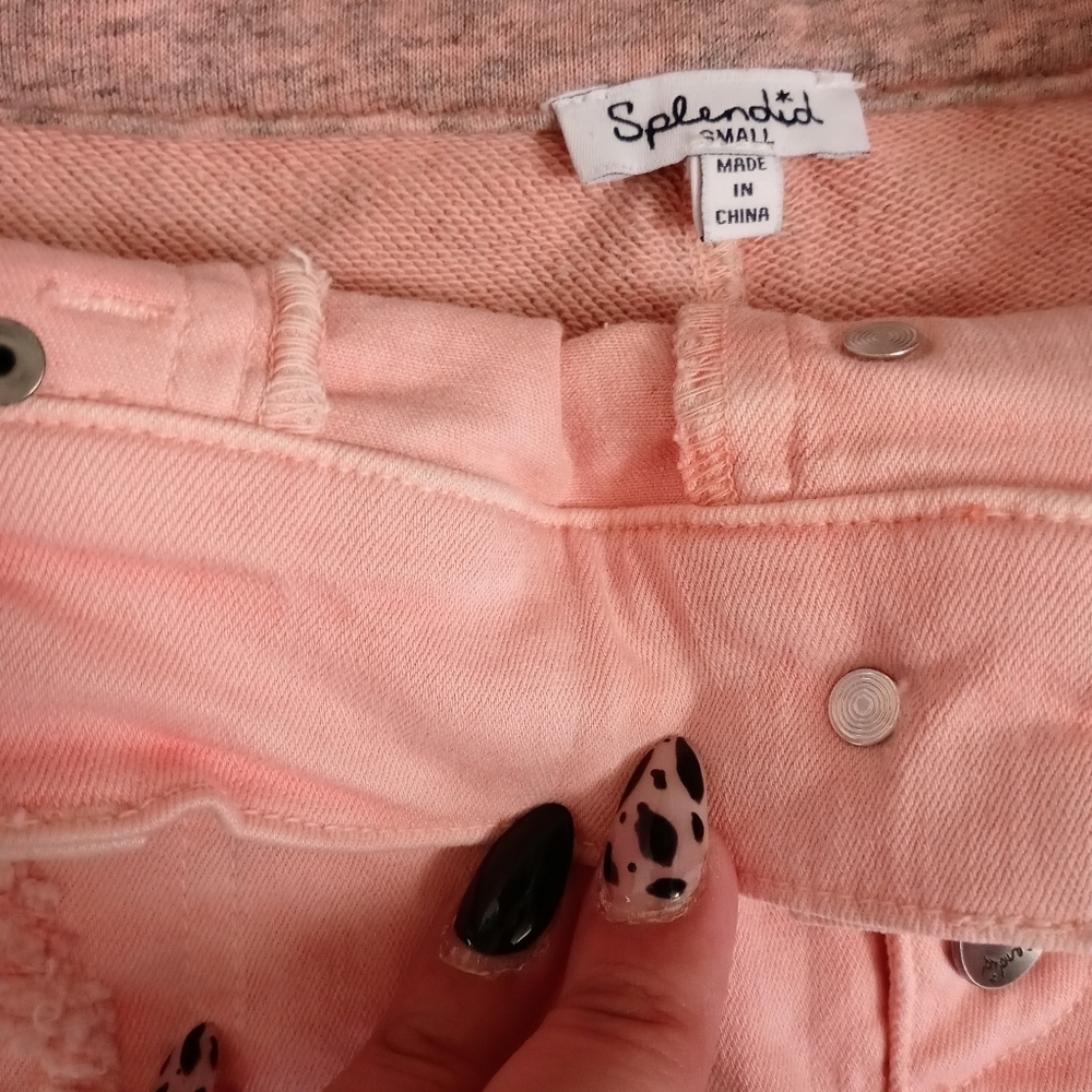 Splendid Women's Raw Hem Shorts. Size S. - Picture 8 of 8